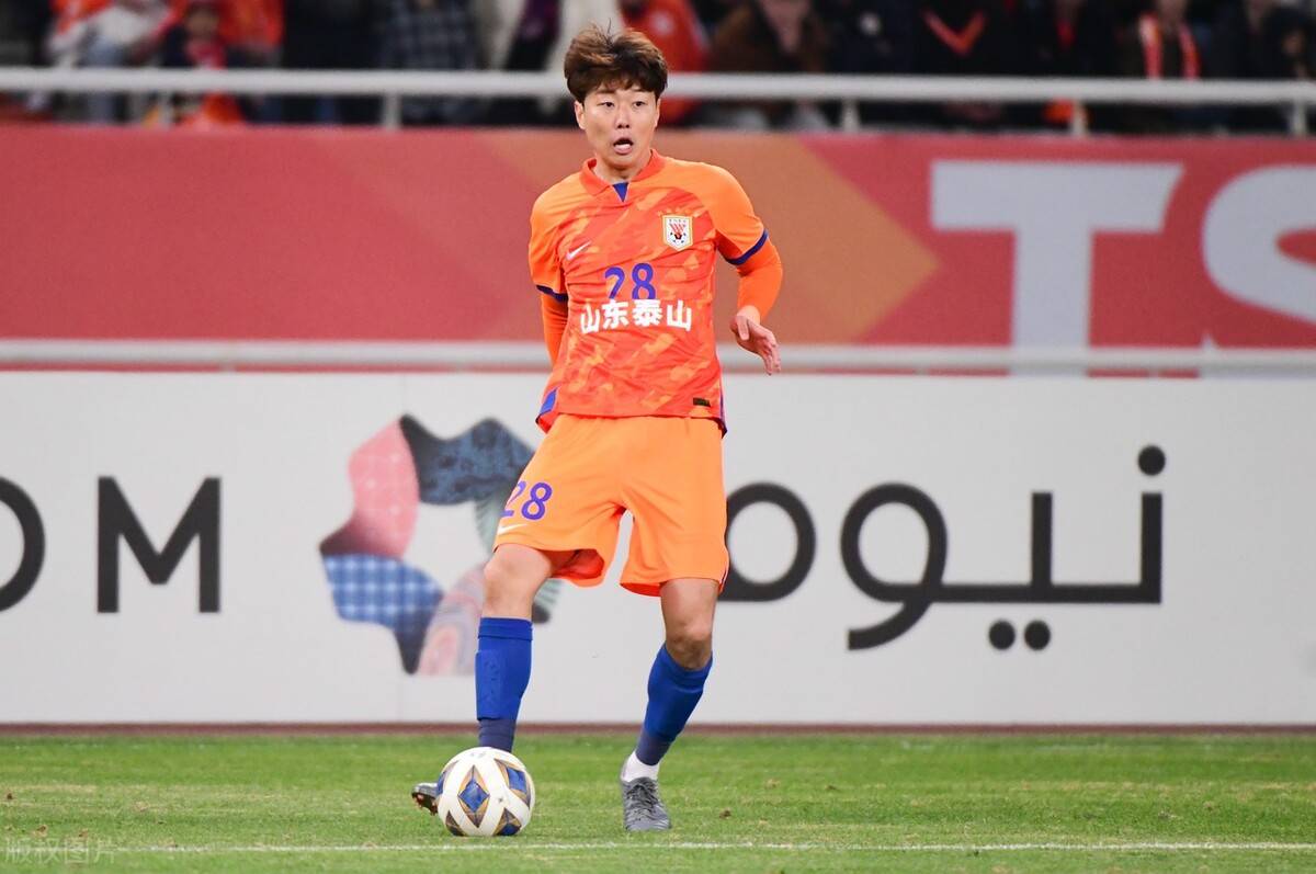 新援仅用一场比赛就征服球迷,踢川崎他是最大亮点_高准翼_泰山队_位置