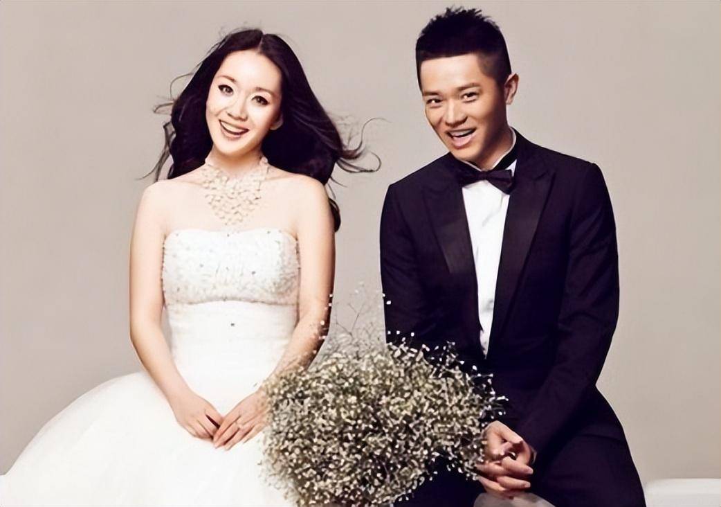 凤凰传奇:玲花结婚曾毅大哭,曾毅结婚玲花大醉,两人关系好传奇_公司