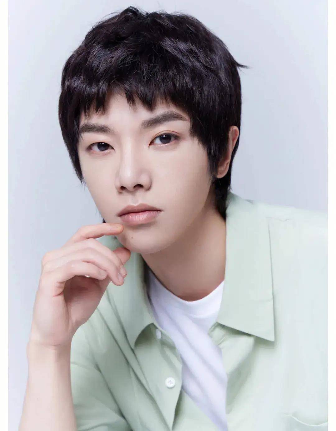 王思聪:我爸王健林,身价1100亿,华晨宇:我爸华富雄100