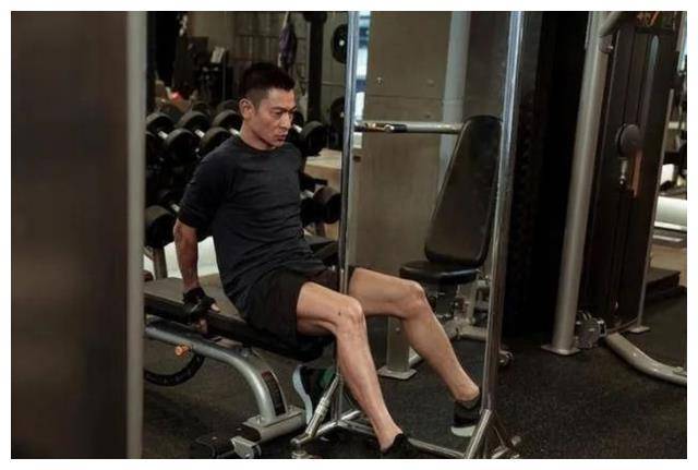 刘德华62岁,坚持跑步,健身,轻食!笃信努力和自律的!