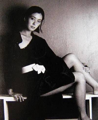 56岁夏文汐,当红时嫁富商退出娱乐圈,如今气质依旧