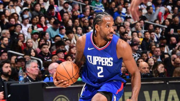 伦纳德肌肉拉伤,预计缺阵数周,哈登必须挑起大梁,勇士