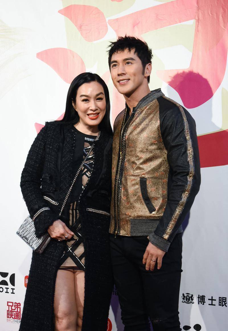 50岁钟丽缇求子心切,人工受孕无效转求上天,网友:大可