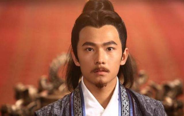 毒杀24岁娇妻,废弑皇后,用兵如神,咬碎棉被以定军心的