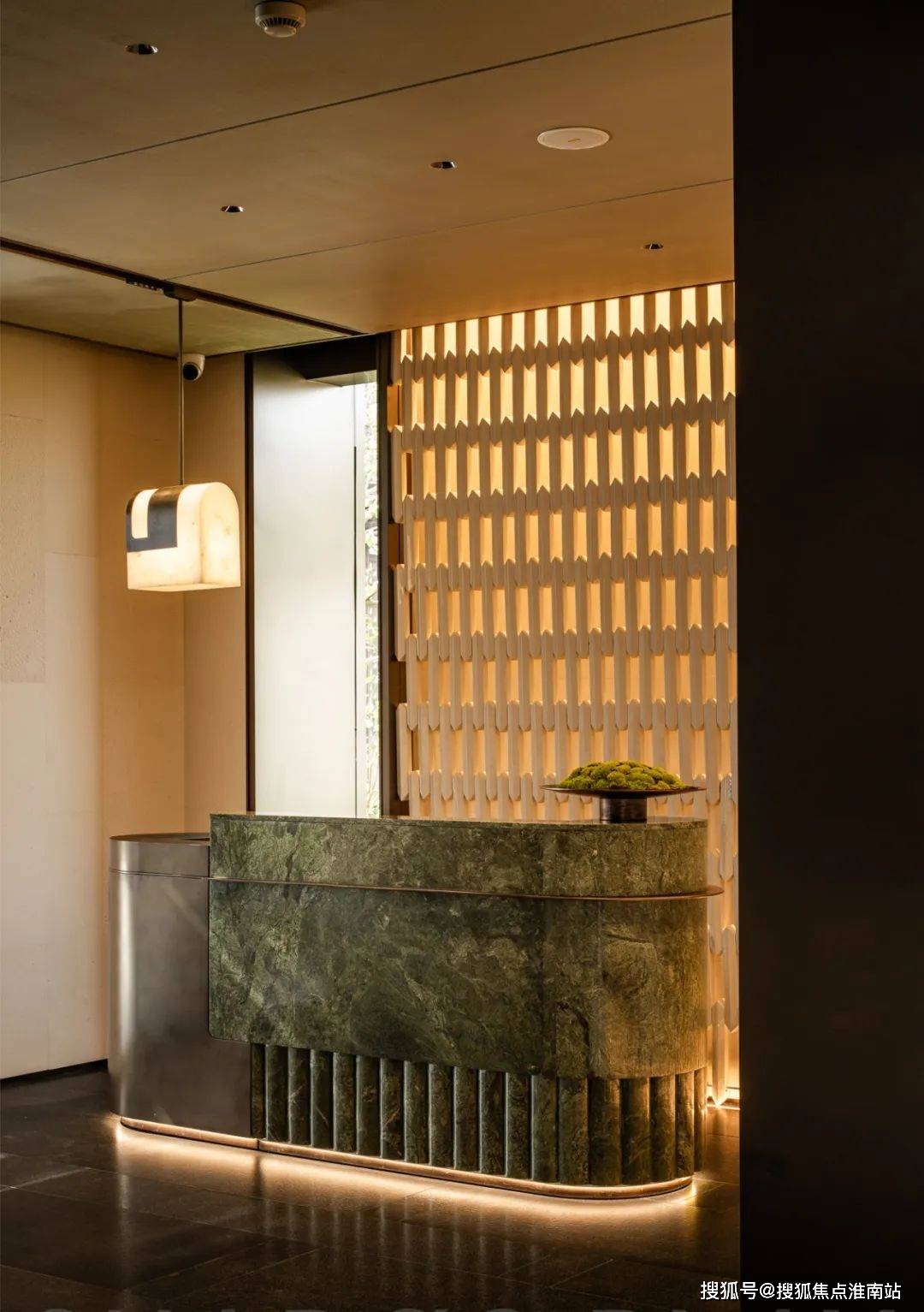 古时就存在影木传说,早有记载苏轼《答李端叔书》中说道"木有影,石有