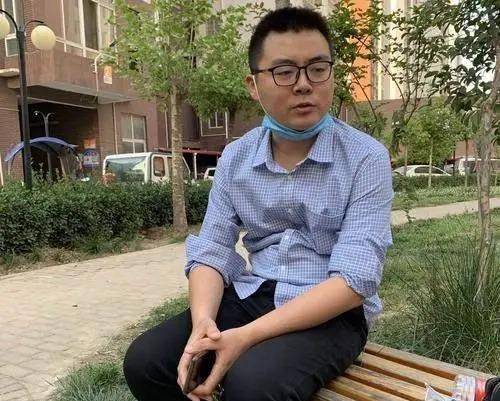 郭威童年2张照片曝光,过得好不好,听听老邻居的话就清楚了_姐姐_生活