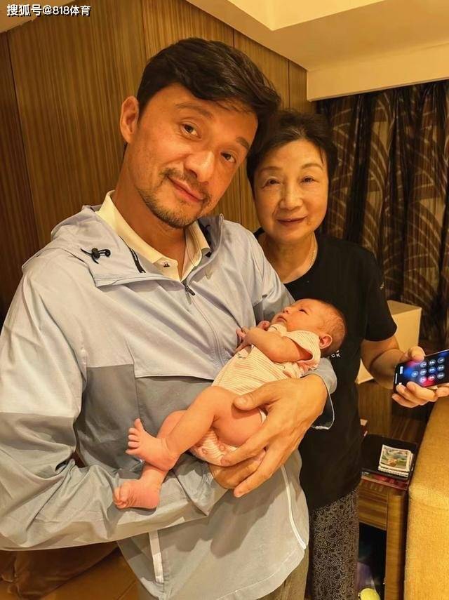 谢晖的现任老婆图片