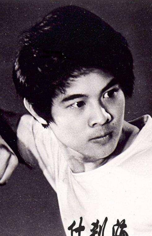 赵长军:洪金宝的好朋友,李连杰的竞争对手,甄子丹的师父_武术_张鑫炎