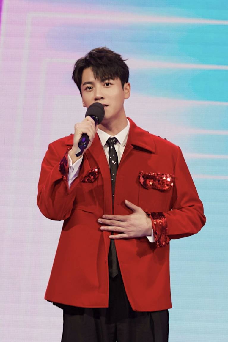 刘昊宇不仅戏路宽广,演技经过多部作品的磨练也处于青年演员的前列.