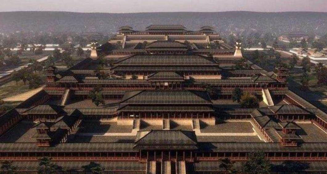 未央宫四面各有一座宫门,其大小结构均相似,单门洞,约8米宽,东侧宫门