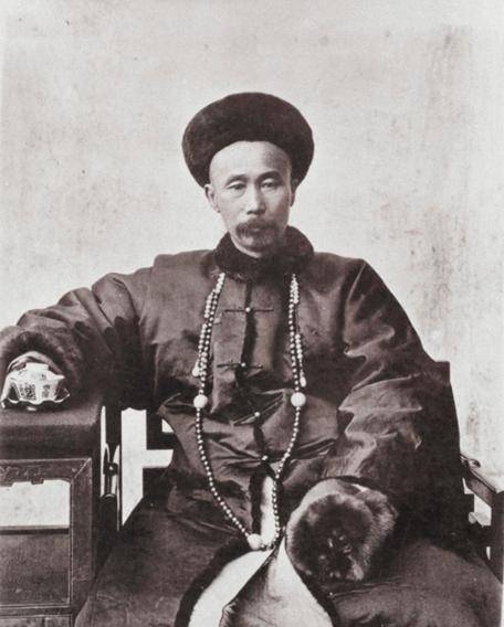 其实,胡雪岩的破产跟李鸿章以及他背后的团队如盛宣怀有着很大的关系