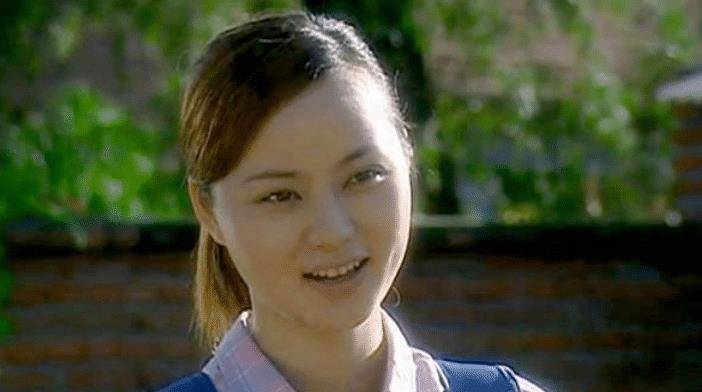 当时陈艳楠在戏里迷倒了象牙山的男人,戏外的吴一迪也是很多人的女神