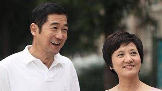 "老戏骨"张国立为娶新欢净身出户,人生美满时却败给了