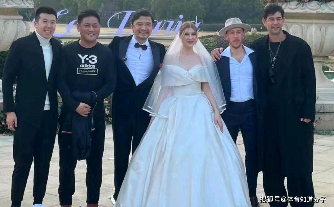50岁谢晖二婚娶白人美女!对方为其生1儿1女,婚礼现场