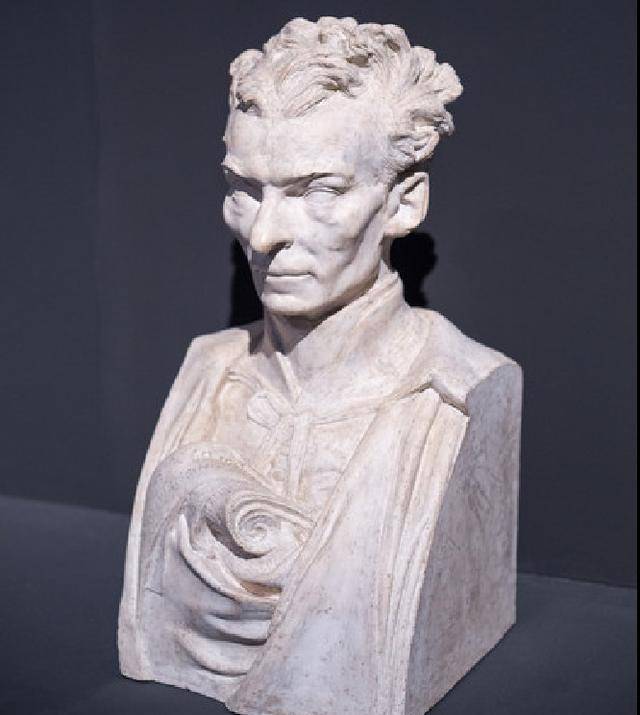 就是著名的雕塑作品《塌鼻子的人》