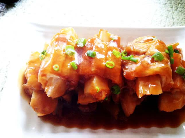 1根油条1个莲藕,居然能做出糖醋排骨,小孩:妈妈这排骨