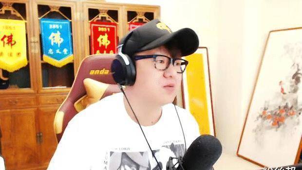 于利捧他做舞帝一哥,二蛋晋升"二代"弟子,从此管大佛叫"哥"_马甲_节奏