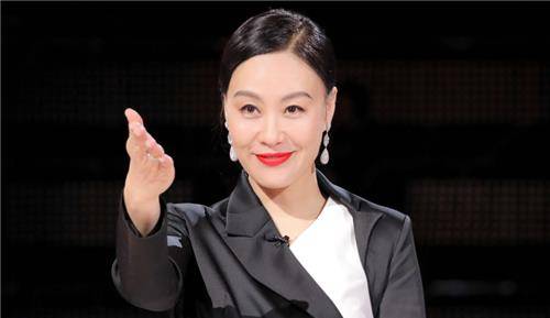 她还有一个女儿,叫邬君梅,1966年出生,那时候朱曼芳的演绎事业才刚刚