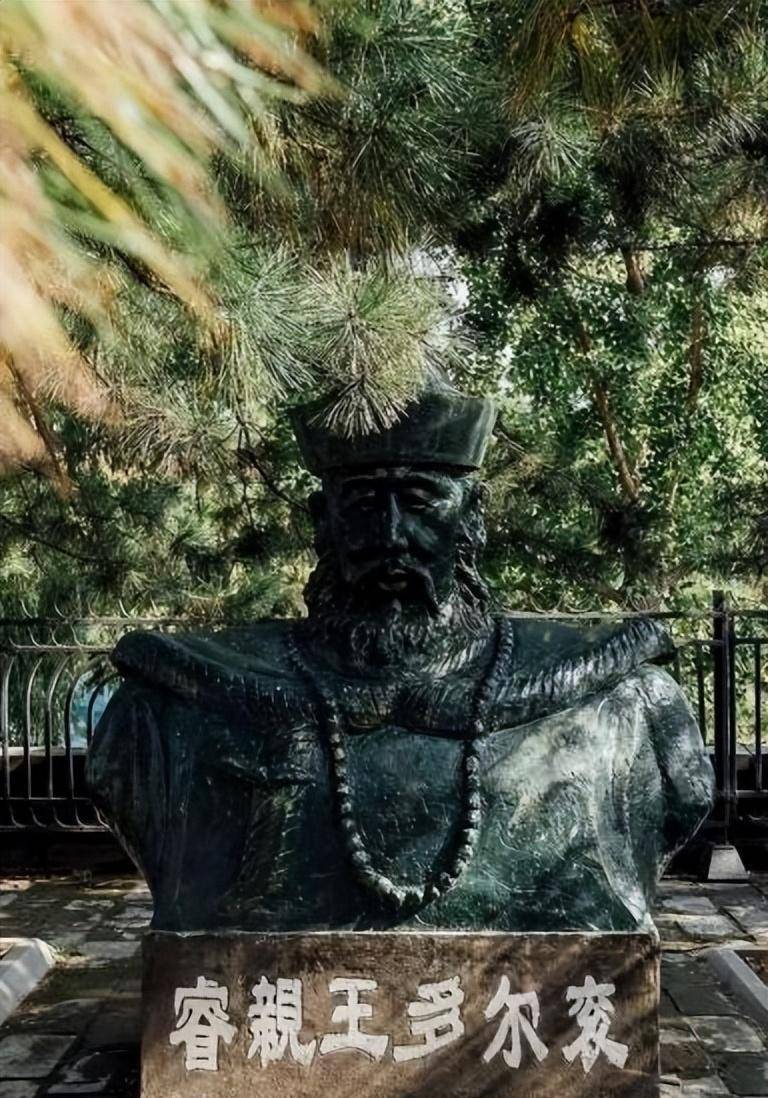 1650年,多尔衮在狩猎时猝然离世,清史专家:多尔衮之死