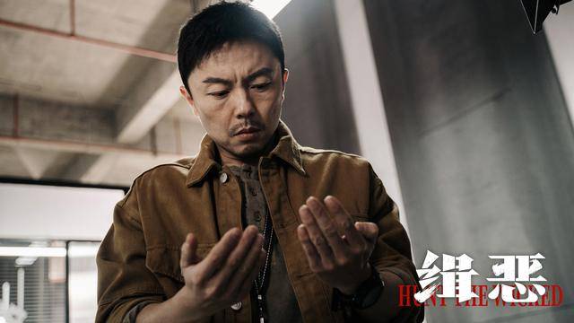 一,正义与邪恶的交锋影片以黄铭金(谢苗饰)的缉毒行动为开端,展现了