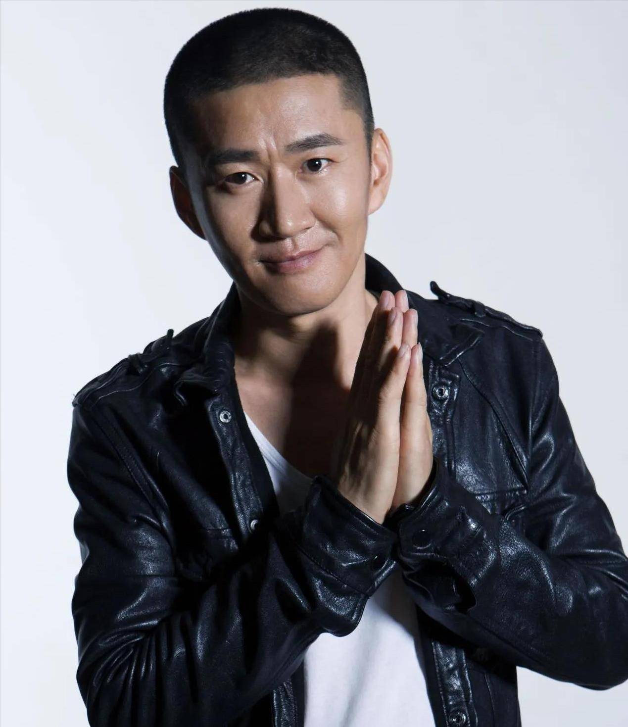 40岁"草根演员"三年片酬未结,卑微讨薪遭无视,他至今