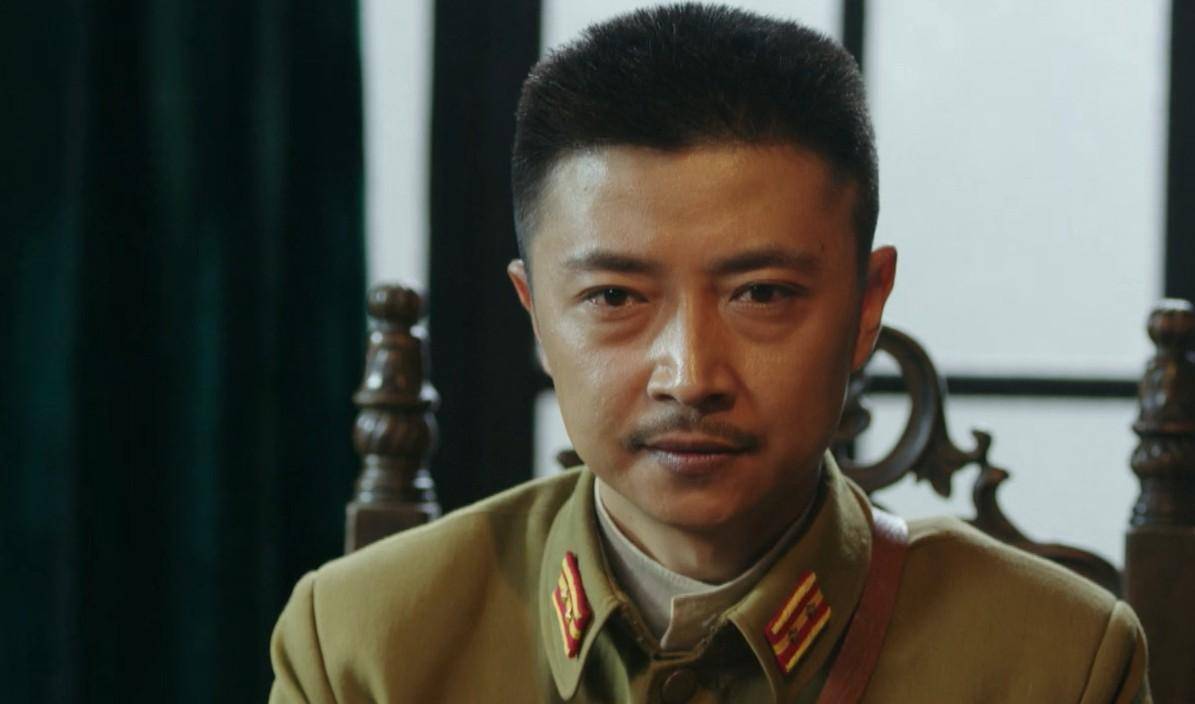 《狗剩快跑》看到王大举给杨三送钱,才懂小翠投奔穆的