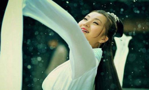 三国绝世美人,曹操暮之,不料被儿子曹丕抢先一步_甄宓