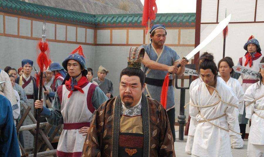 小兵抓到一间谍,将军:你探到的兵马数不对啊,间谍大哭