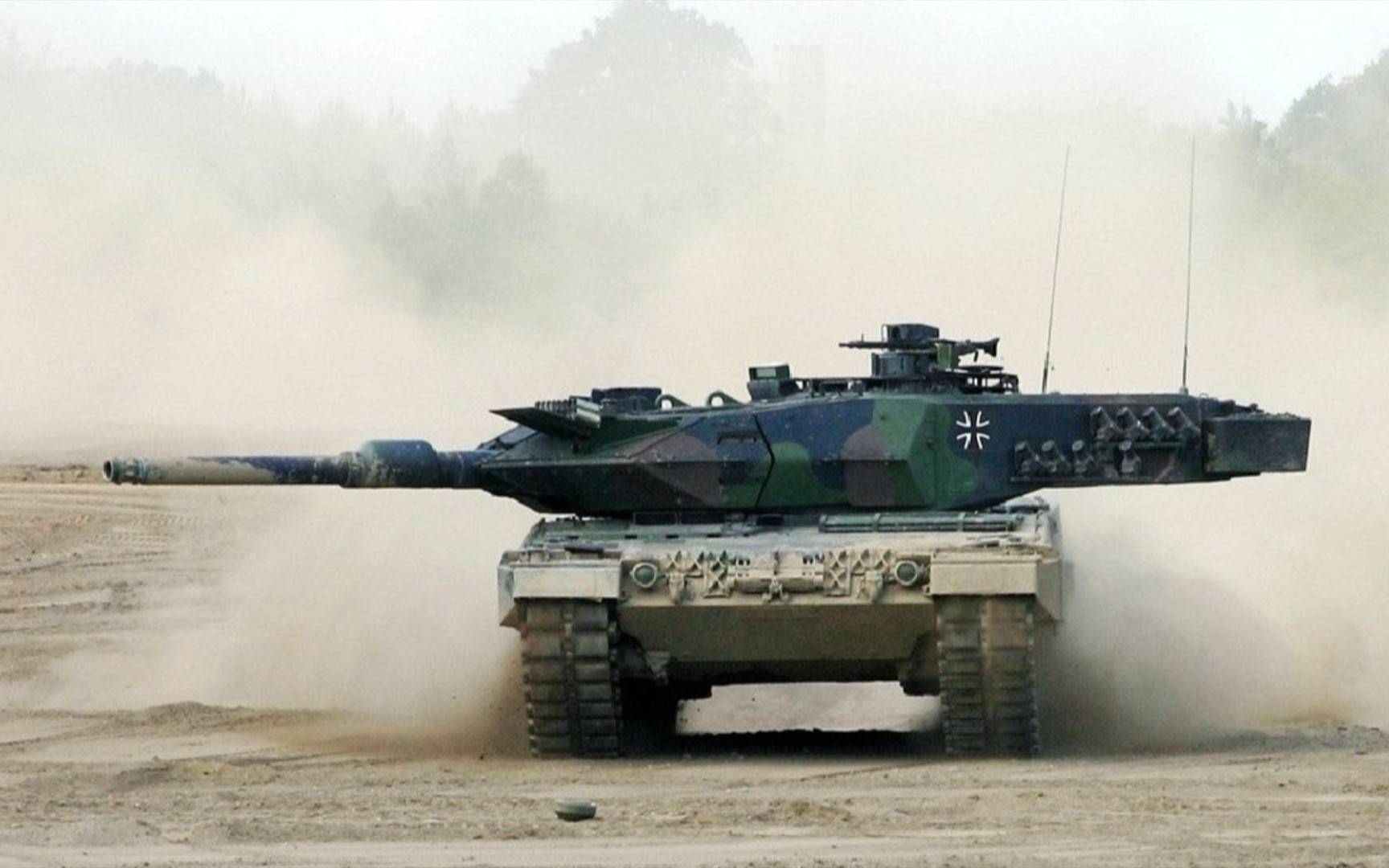 普京夸赞俄军t90m,称其主战坦克世界领先,坦克概念还?