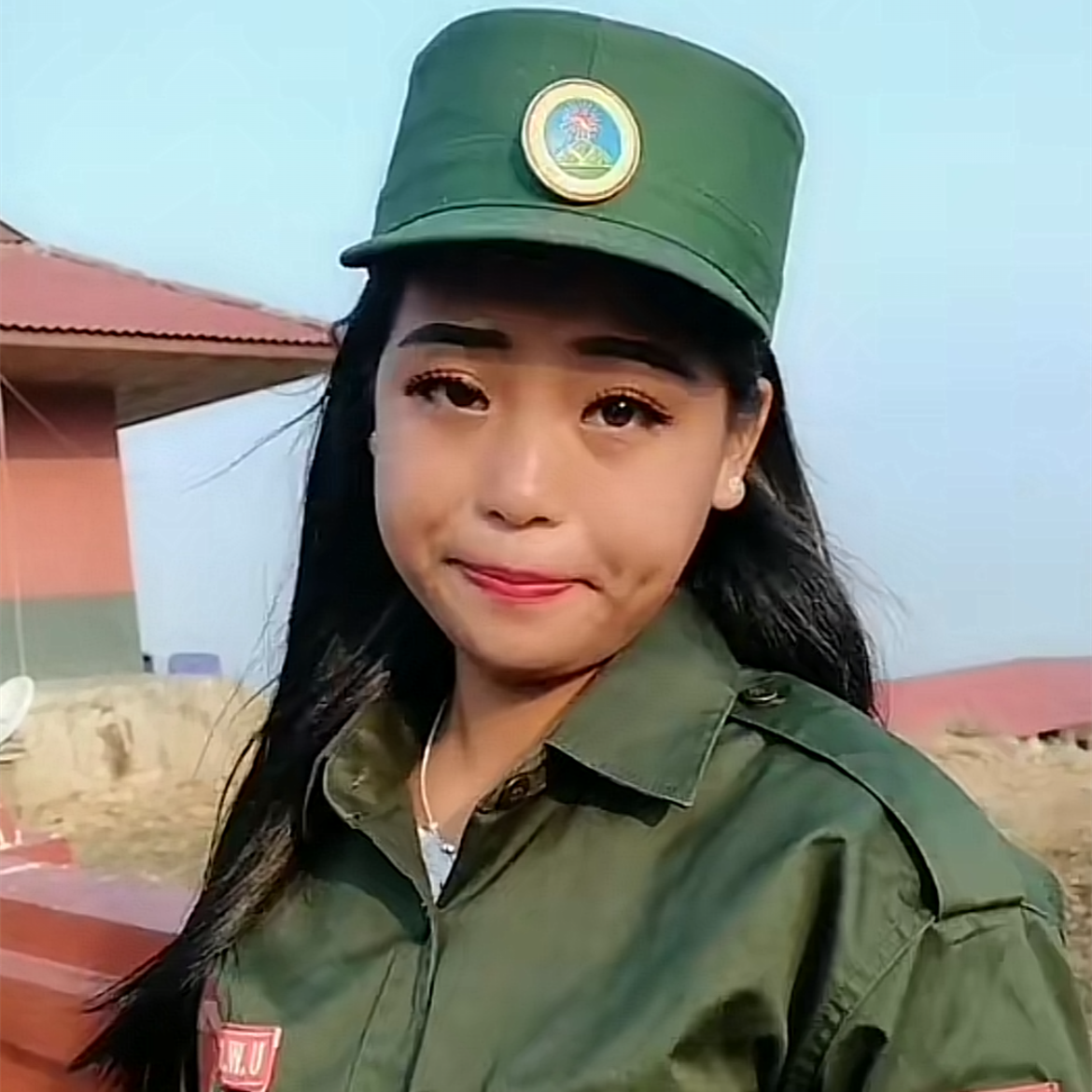 18岁网红杨真真去世,死因惹猜疑,网传被他人所害,抢救画面曝光_网友