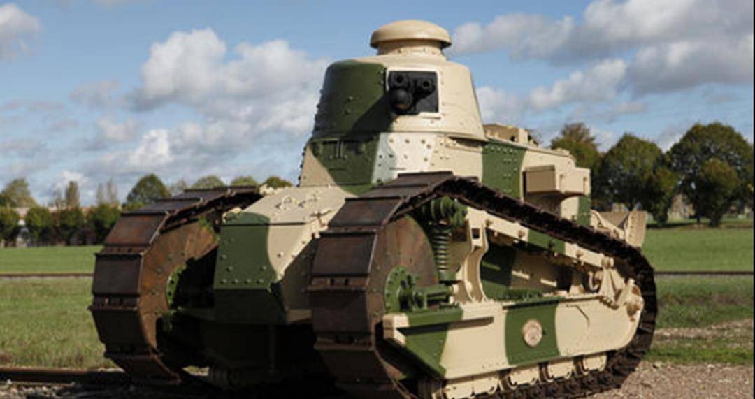 二战中的波兰坦克,外表有些弱小无助,但却可以合体成