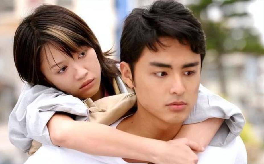 2005年,陈乔恩与"霸总"明道合作,拍摄了《王子变青蛙》,收视率奇高.