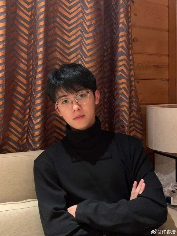 江杨被赞帅过吴磊,藏