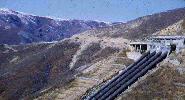 长津湖的位置位于朝鲜北部的咸镜南道