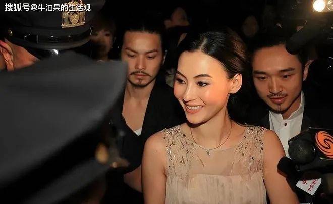 张柏芝疑怀四胎,最后一次露面遮挡肚皮,不生女儿不?