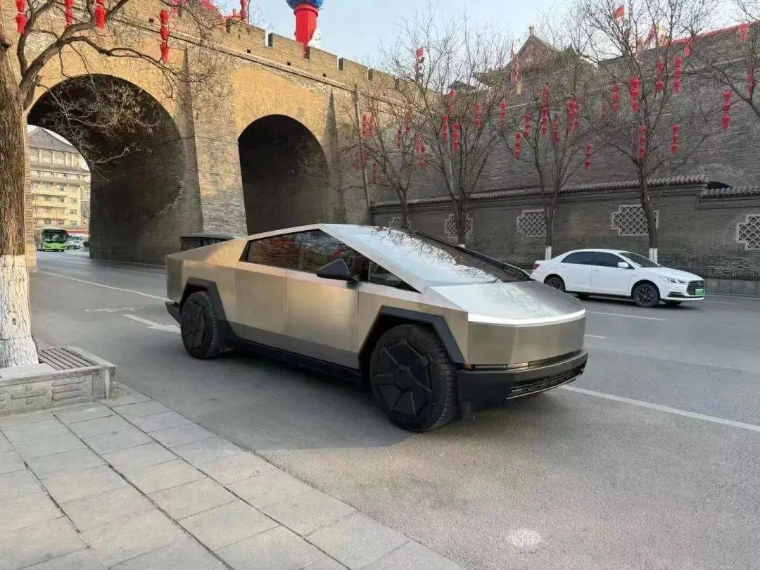 被指娇贵！特斯拉Cybertruck雨后现锈斑_搜狐汽车_搜狐网