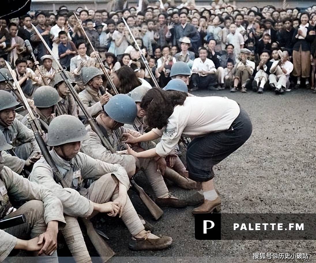 彩色老照片|布列松镜头下的《从一个中国到另一个中国》记录变迁历史