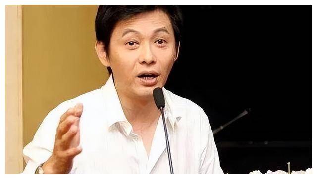 央视一哥转战影坛,60岁低调大放闲情