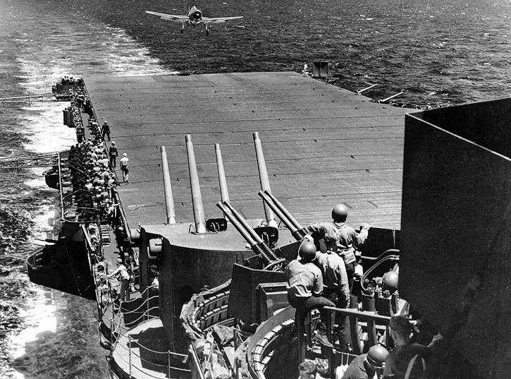 别被美国大片骗了,美日决战中途岛的真实经过,老美被