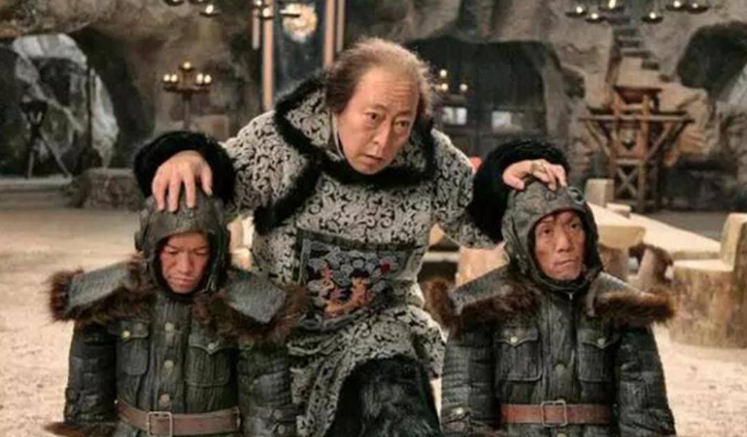 这位罪恶深重的土匪名叫覃国卿,出生在湖南的他,从小就受到父亲的