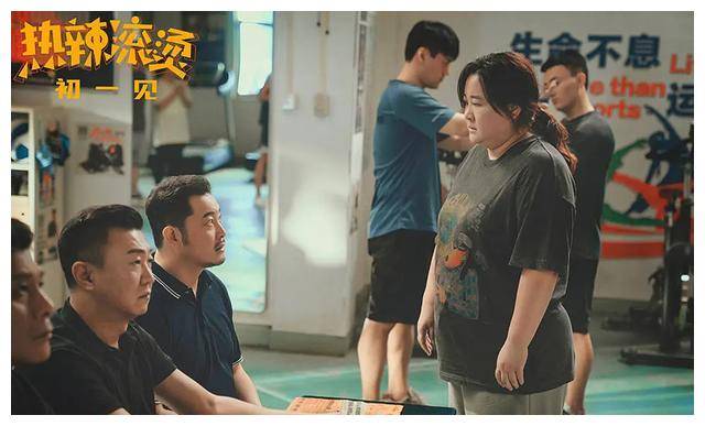 《帷幕落下,观众留连忘返》:线下氛围的热辣滚烫,从何而来?