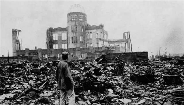 原子弹炸后百年内不能住人,如今广岛长崎住满人,怎么?
