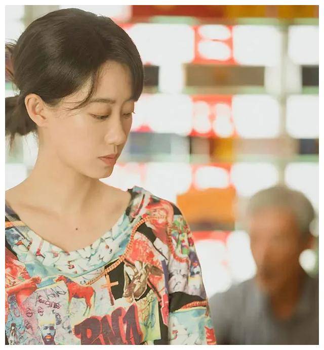 《热辣滚烫》38岁女演员张小斐俘获观众,情妇角色令人惊喜!