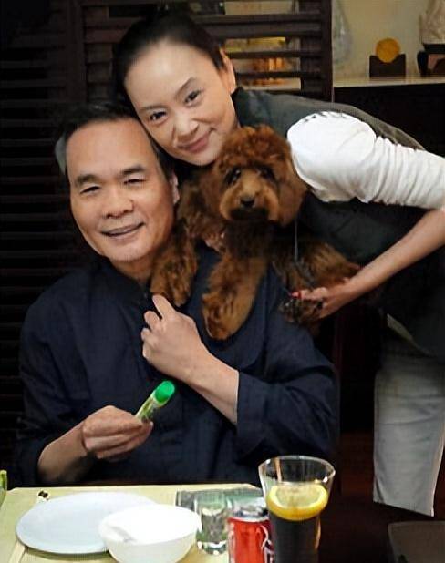 刘雪华:独居上海13年,不敢自己下楼遛狗怕迷路,现状令人心酸!