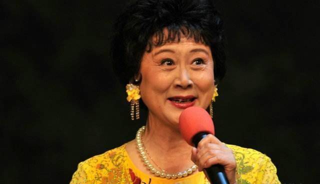 京剧名家李维康也曾饰演"李铁梅",刘长瑜表示为有这样劲敌高兴_角色