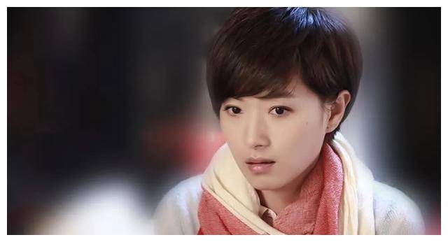 她在滕华涛执导的都市爱情剧《裸婚时代》中饰演拜金女陈娇娇,这一