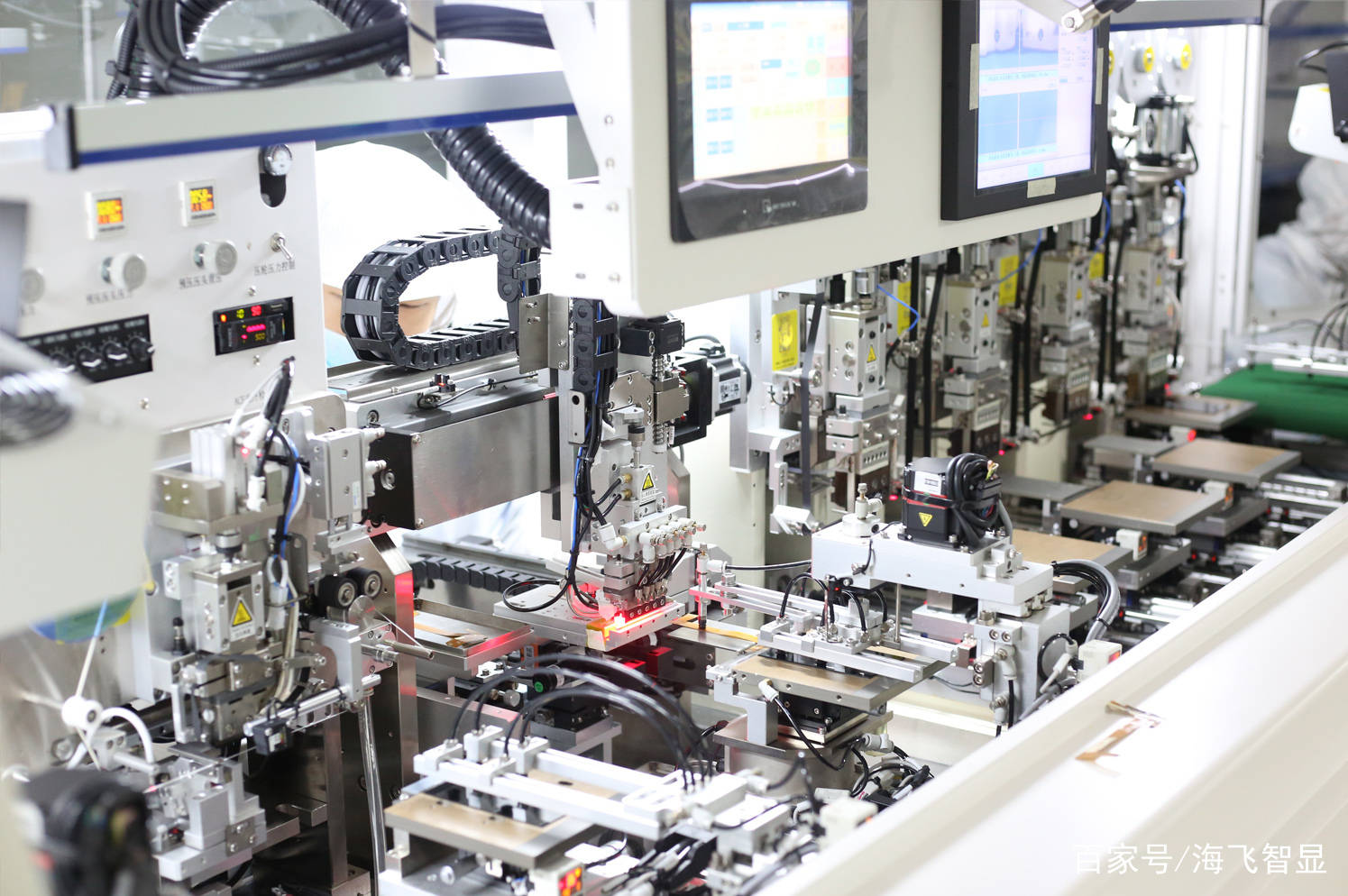 海飞智显|清晰如新:正确方法教你如何清洗lcd显示屏_屏幕_液体_公司