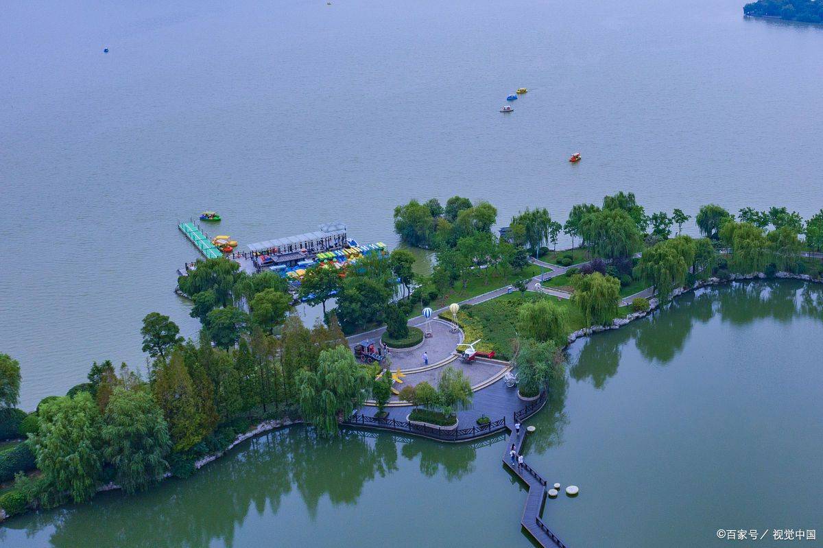 徐州市云龙湖风景区是徐州知名的景区,到了徐州一定得前去游玩