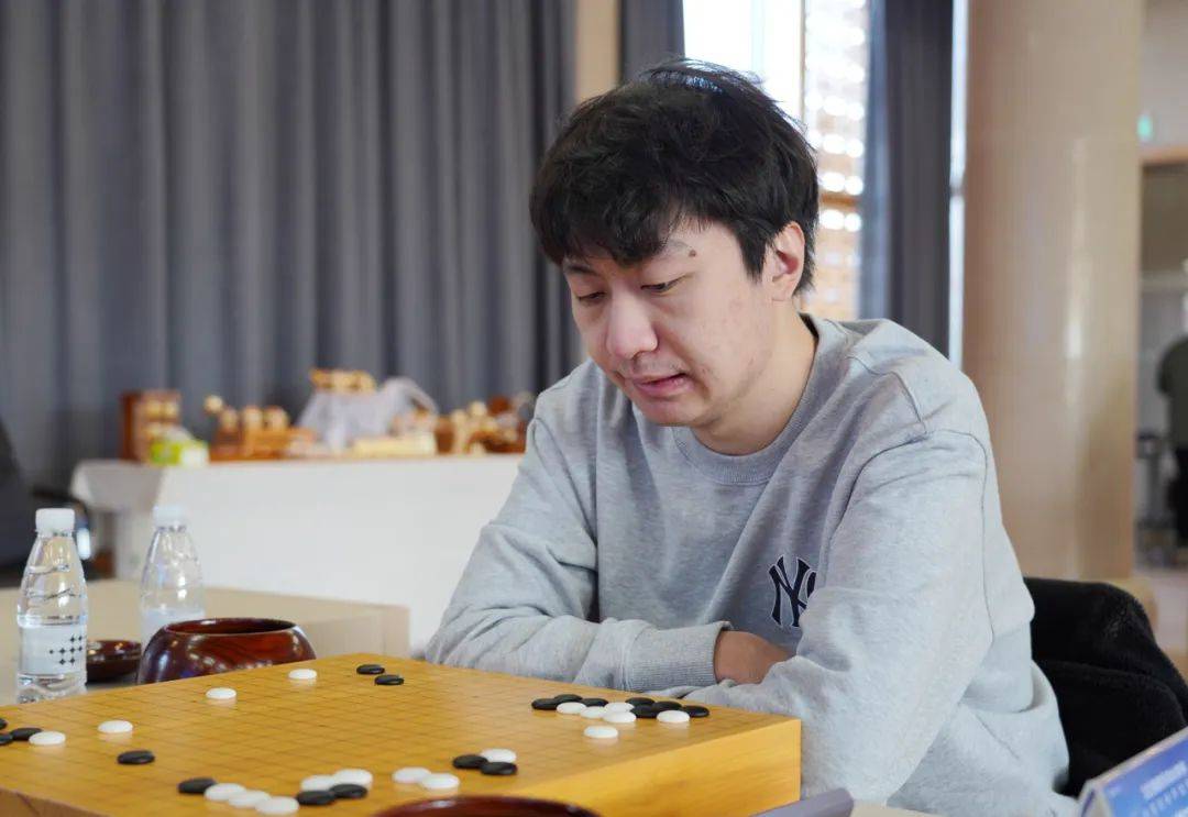 第二台:李轩豪 胜 党毅飞第一台:元晟溱 负 谢尔豪重庆野狐围棋队 2