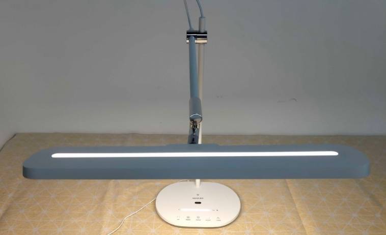 学生台灯选什么光源好用?含爱德华医生/书客/眼爸爸等适合学生用护眼台灯推荐